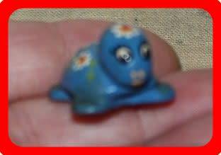 THE CUTEST LITTLE HAND PAINTED TORTOISE WITH WHITE DAISIES