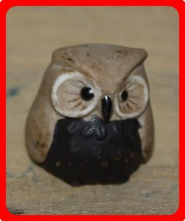 SMALL POTTERY OWL LOVELY EYE DETAIL