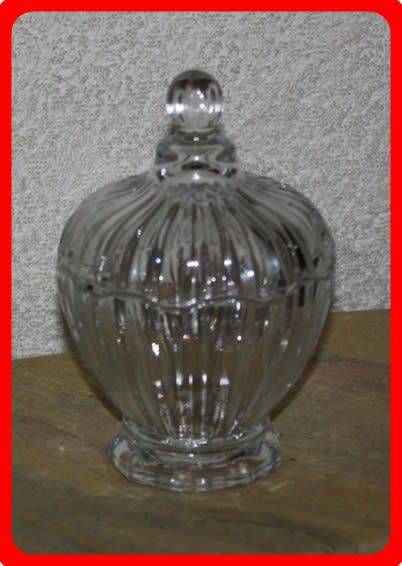 SCALLOP SIDED CLEAR GLASS LIDDED JAM JAR OR SUGAR BOWL PRETTY ITEM