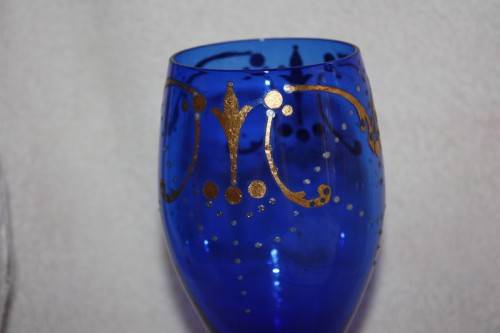 BEAUTIFUL BLUE SERGIO TALANTI HANDCRAFTED ART WINE GLASS MURANO ITALY HAS LABELS ON BASE