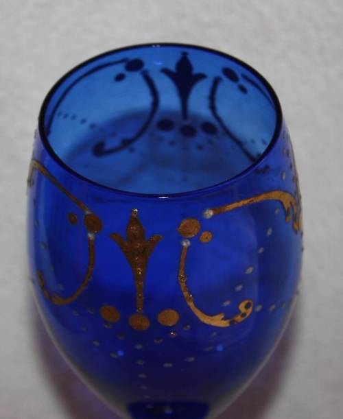 BEAUTIFUL BLUE SERGIO TALANTI HANDCRAFTED ART WINE GLASS MURANO ITALY HAS LABELS ON BASE