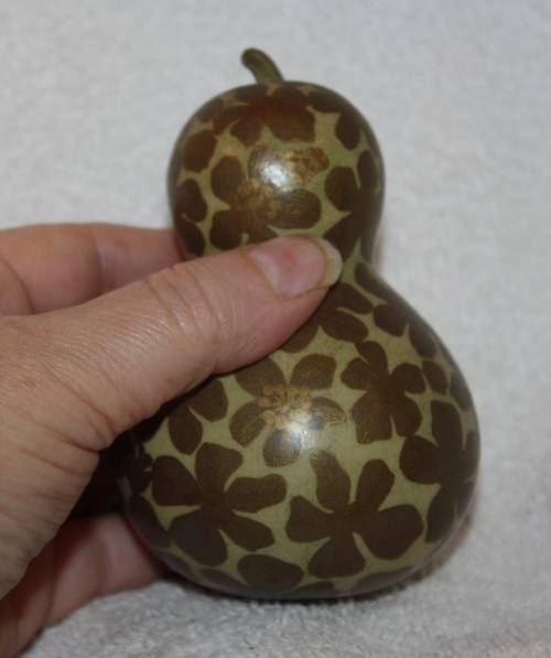 UNUSUAL DECOUPAGED TECHNIQUE CALABASH MARKED UNDERNEATH MH 84