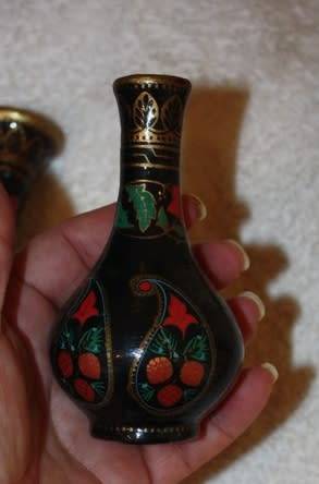 TRIO OF BEAUTIFULLY HAND PAINTED VASES BLACK BACKGROUND WITH PAISLEY FLORAL AND GOLD TRIM FOREGROUND