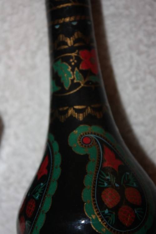 TRIO OF BEAUTIFULLY HAND PAINTED VASES BLACK BACKGROUND WITH PAISLEY FLORAL AND GOLD TRIM FOREGROUND