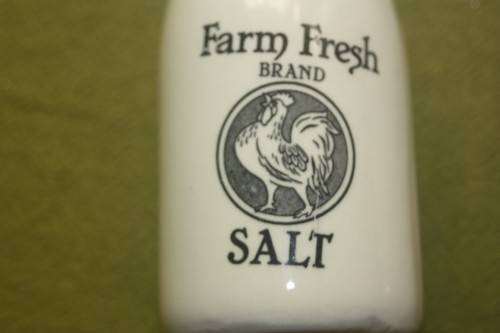 FUN MILK BOTTLE SHAPED FARM FRESH SALT AND PEPPER SET LARGE