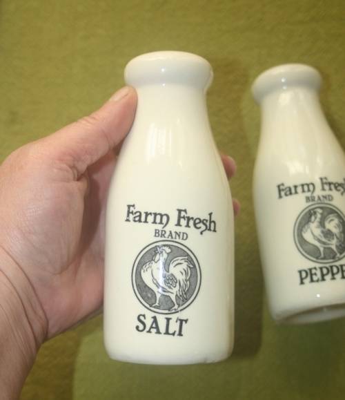 FUN MILK BOTTLE SHAPED FARM FRESH SALT AND PEPPER SET LARGE