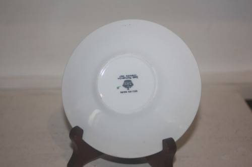 SOLIAN WARE SOHO POTTERY LTD PLATE BRIGHT AND COLOURFUL