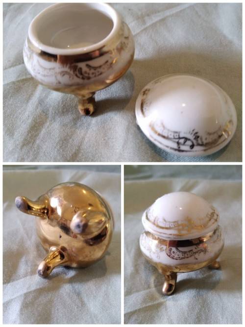Trinket Box porcelain 3 footed no Maker`s Mark