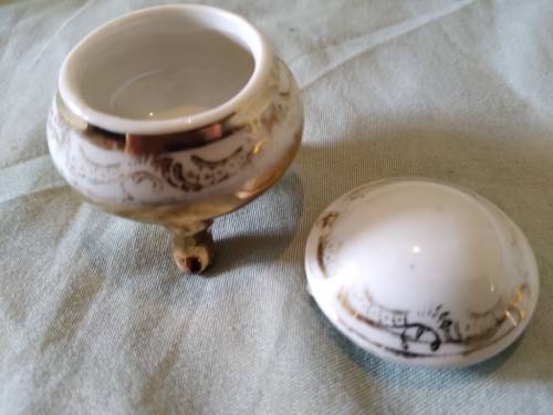 Trinket Box porcelain 3 footed no Maker`s Mark