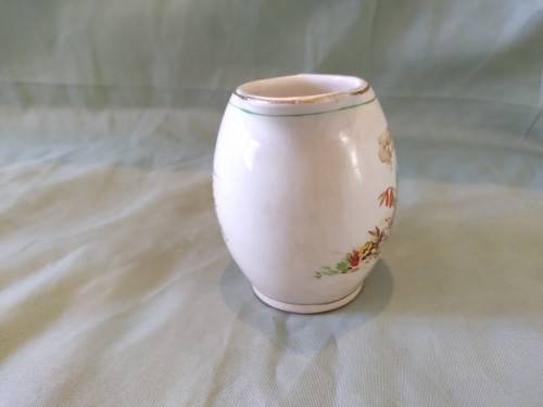 Small milk/creamer jug made in England. Vintage. Botanical details pretty thing