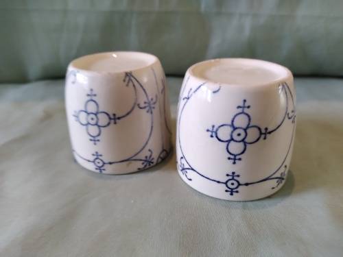 Pair of blue and white straw pattern Polish egg cups attributed toJaworzyna Slaska (Konigszelt)