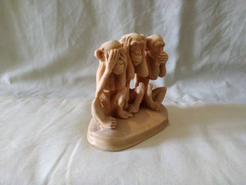 Three monkeys see No Evil Hear No Evil Speak No Evil resin figurine