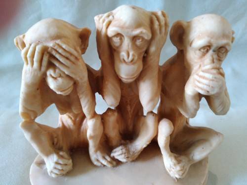 Three monkeys see No Evil Hear No Evil Speak No Evil resin figurine