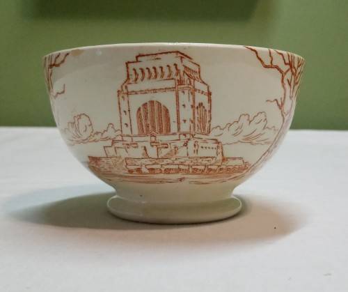 Sugar bowl. Voortrekker. Commemorative ware.