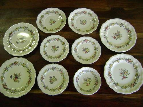 SELECTION OF ROYAL DOULTON "LEIGHTON" PLATES