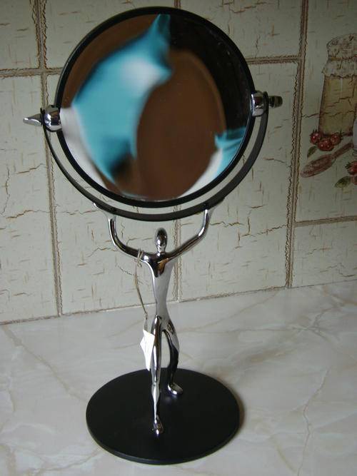 Italian Designed MUKUL GOYAL ID mirror - still in original box!!!