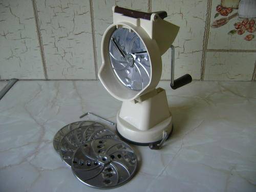 VINTAGE VEGETABLE/CHEESE GRINDER