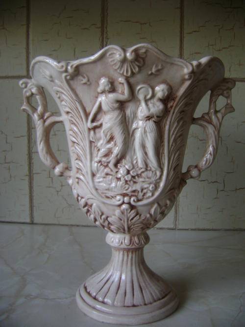 VINTAGE ITALIAN CAPODIMONTE PORCELAIN VASE