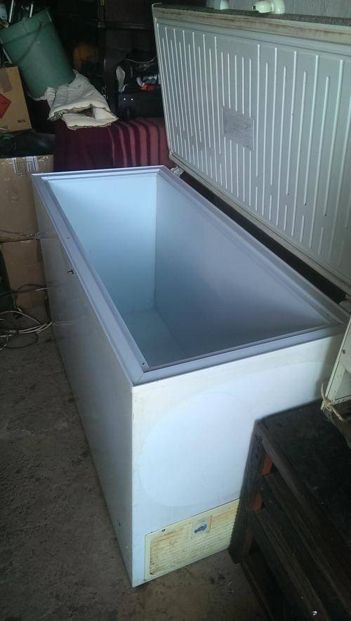 Defy large chest freezer