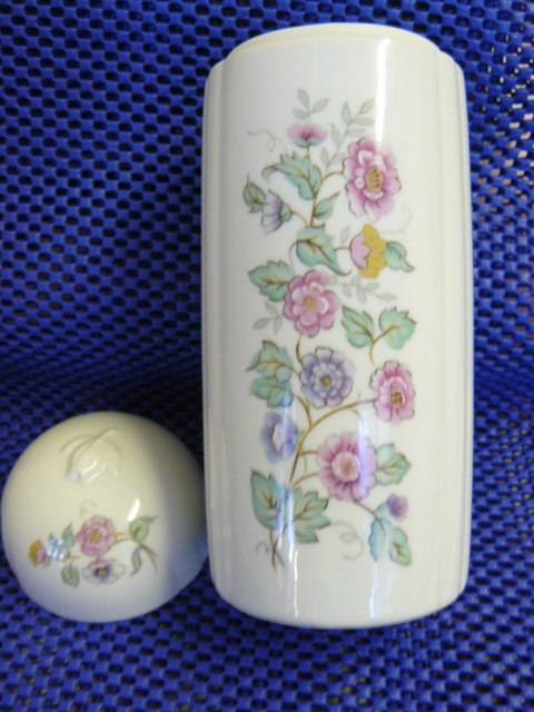 ELIZABET ARDEN VASE WITH LID TALL