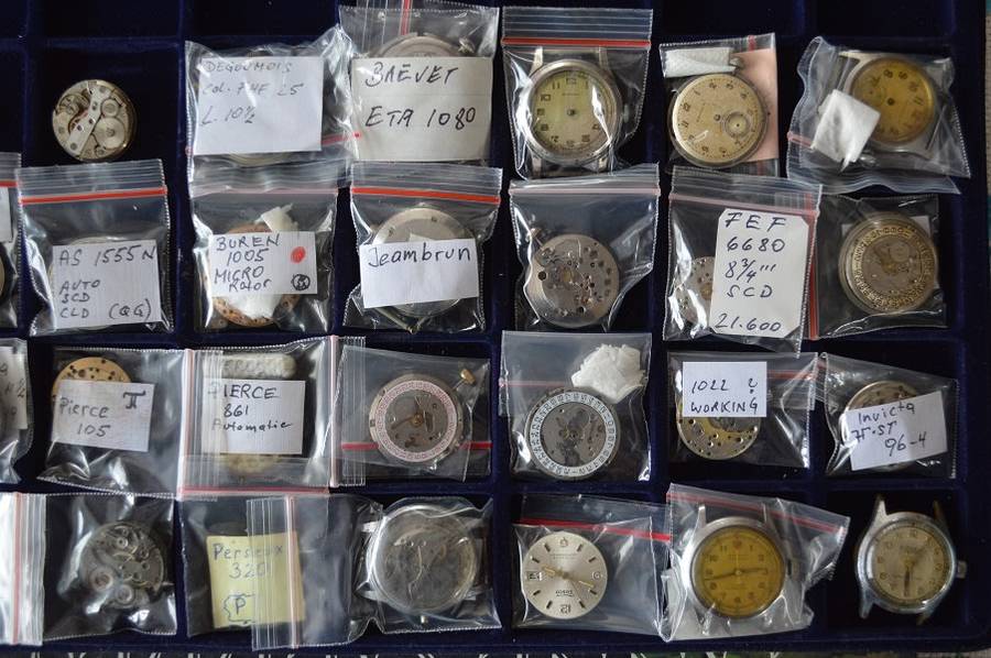 MECHANICAL WATCHES AND MOVMENTS