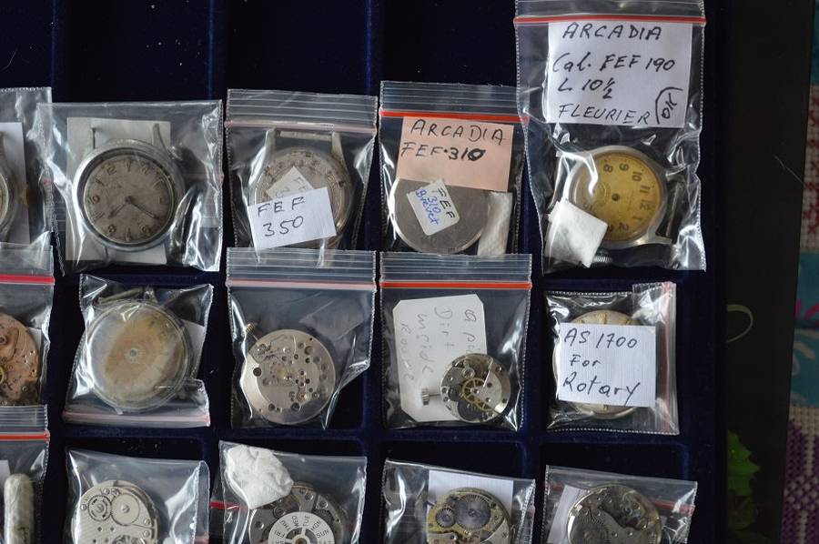 MECHANICAL WATCHES AND MOVMENTS