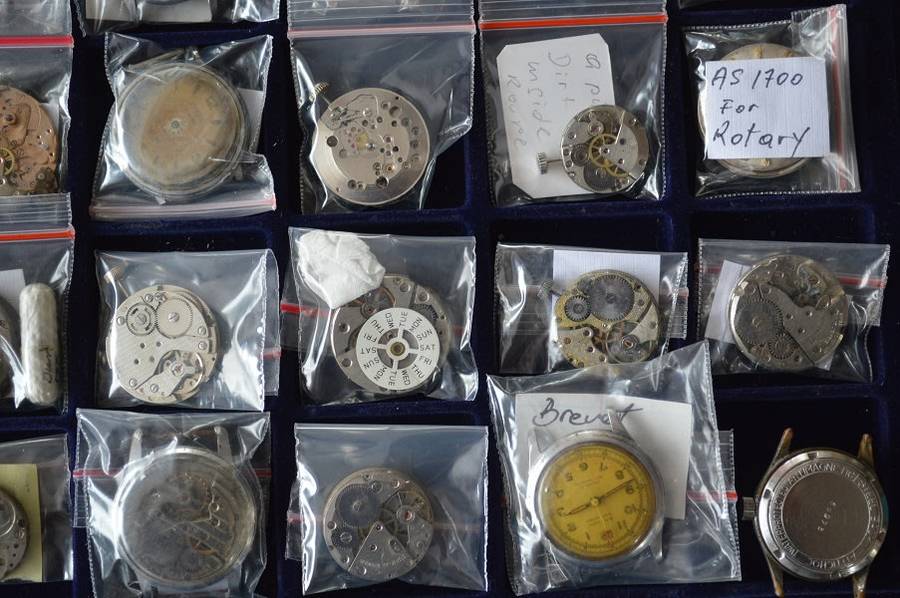 MECHANICAL WATCHES AND MOVMENTS