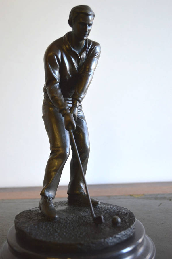 Bronze golf player. would make a lovely gift or trophy