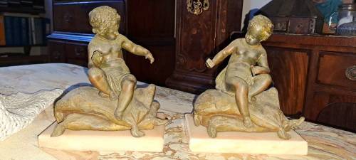 Frabrication Francaise Paris bronze patinated spelter book ends