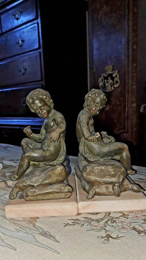 Frabrication Francaise Paris bronze patinated spelter book ends