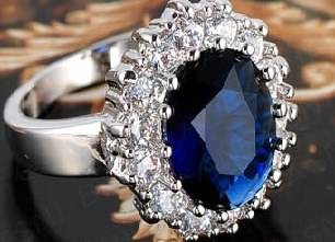 STUNNING Look a Like Kate Middleton and Diana Blue Oval Crystal Ring Size 9