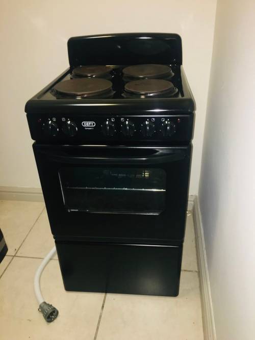 Defy 500 Series Compact 4 Solid Plate / Electric Stove (Black)