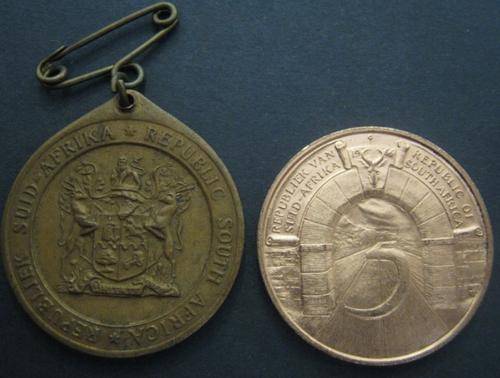 *** TWO SA MEDALLIONS #76 ***
