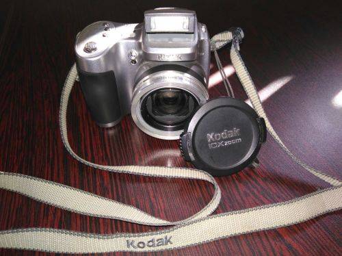 Kodak EasyShare Z740 Digital Camera with 10 x Zoom and Great Flash