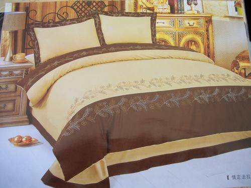 6 PIECE BEDDING SET (Range 1 = R140)