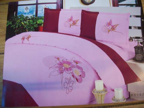6 PIECE BEDDING SET (Range 1 = R140)