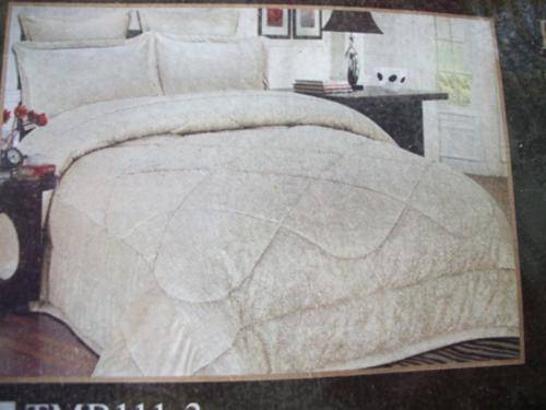 6 PIECE BEDDING SET (Range 8 = R380)