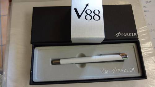 Parker V88 White Vector Pen