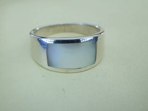 Sterling silver mother-of-pearl ring, 5.7 g - thirty (30) days to pay