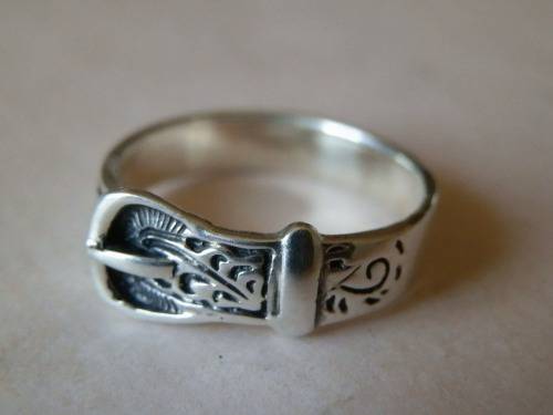Sterling silver ring, 3.8 g.