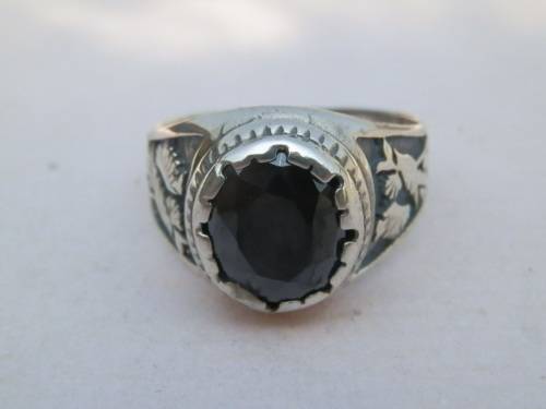 Handsome sterling silver gents ring - weight 7.6 g.