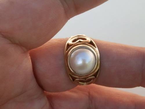 SPECIAL!!  Magnificent SOLID 9 ct gold natural mabe ring - weight 3.7 g.  Thirty (30) days to pay