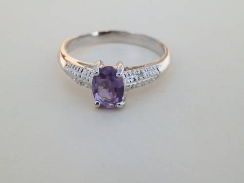 Fabulous solid sterling silver amethyst and diamond ring - weight 2.7 g.