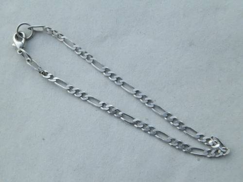 Lovely solid sterling silver bracelet - weight 3.1 g.