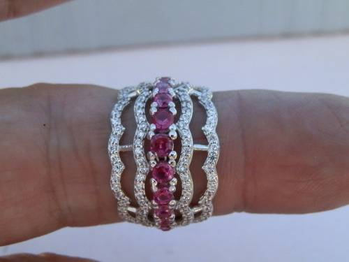 Gorgeous solid sterling silver ruby ring - weight 4.2 g.