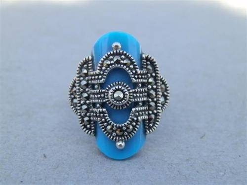 Magnificent solid sterling silver turquoise ring - weight 6.99 g.
