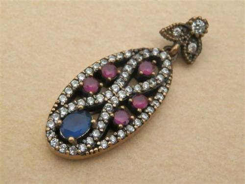 Marvelous sterling silver ruby pendant - weight 6.66 g.
