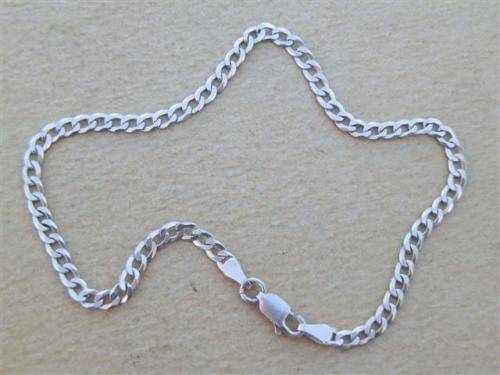 Lovely solid sterling silver bracelet - weight 3.68 g.