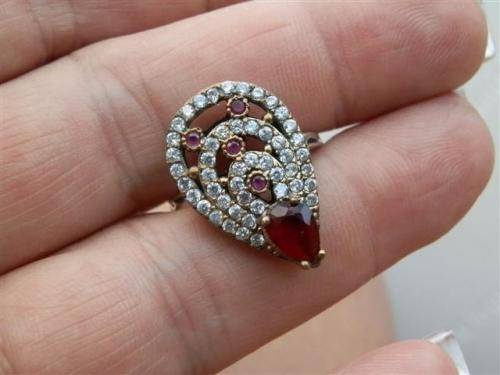 Lovely sterling silver ruby and garnet ring - weight 4.81 g.