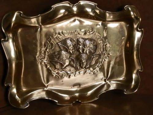 Lovely antique Victorian Art Nouveau repousse brass tray with Reynolds cherubs, hallmarked